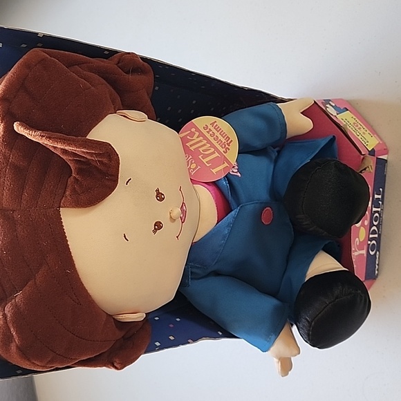 Rosie O'Donnell Talking Plush Doll - Picture 7 of 9